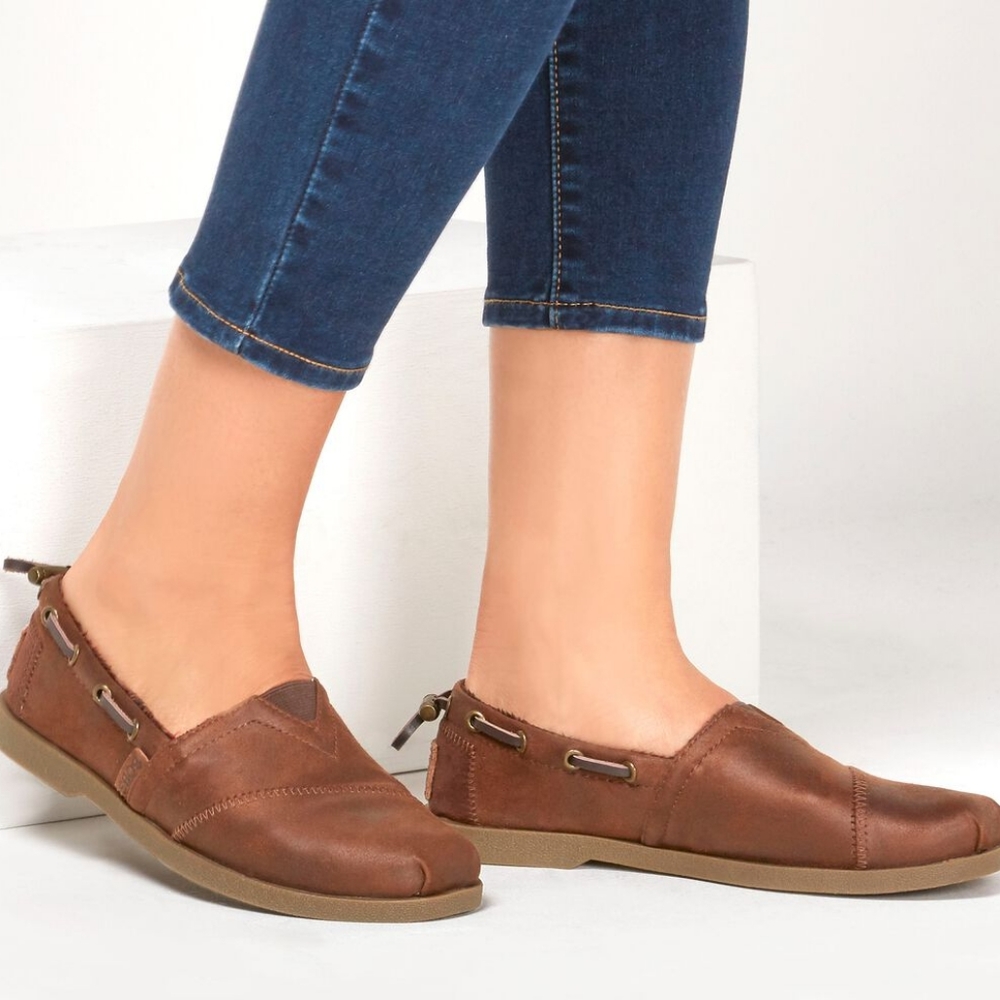 BOBS Chill Luxe Buttoned Up Brown slip on shoes size 8